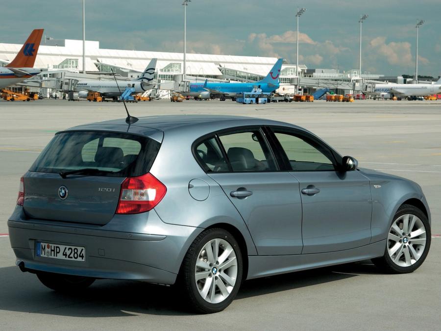  BMW 120i 5-Door 2004 года  (фото 9 из 19)